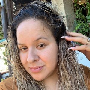 Meet your Posher, Claudia